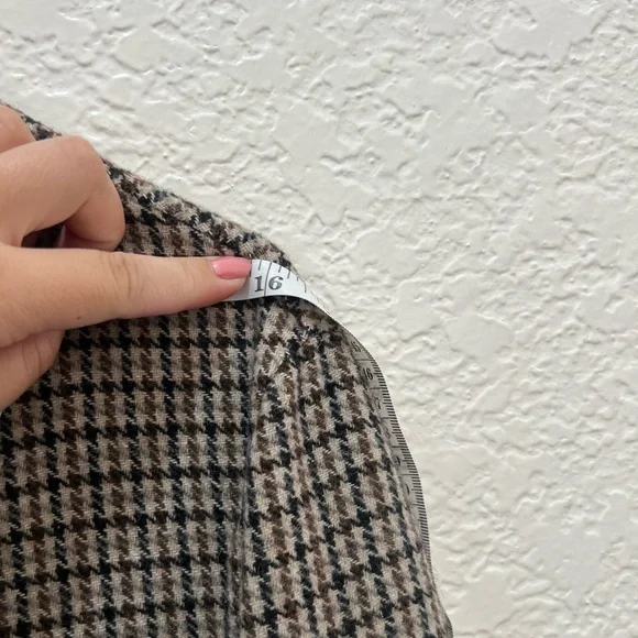 Zara Houndstooth Black, Cream, and Brown Coat - Picture 6 of 6